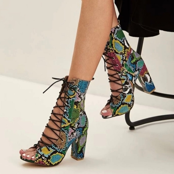 NWOT Snakeskin Print Lace-Up Open Toe Chunky Heel Sandal Boots EU 42 (US 10) - Picture 2 of 10